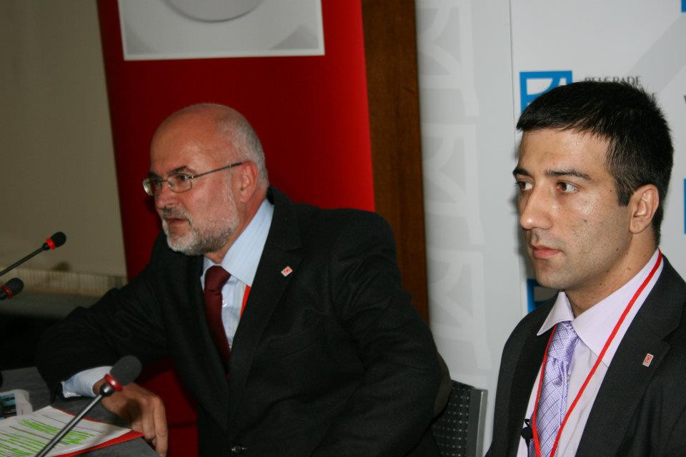 534810_283631311714939_80252596_n