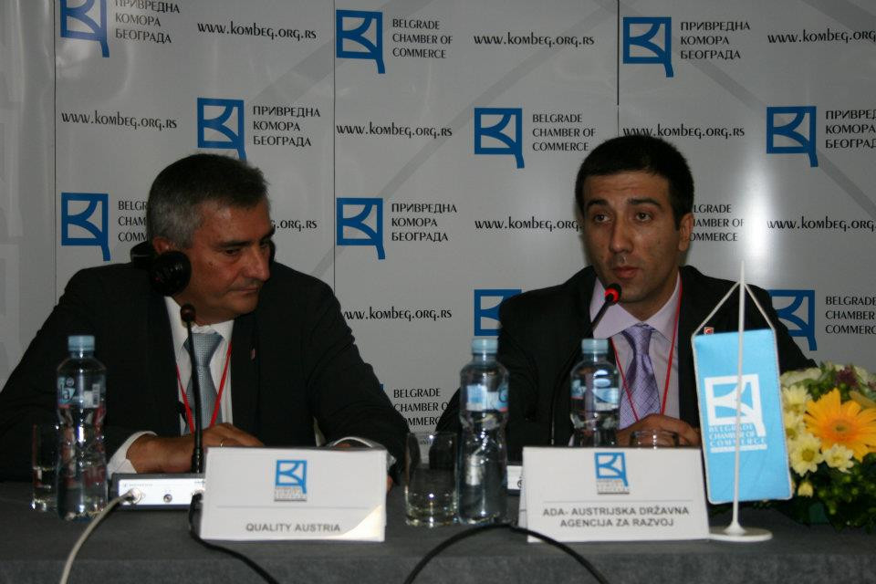 556479_283630868381650_1672368604_n